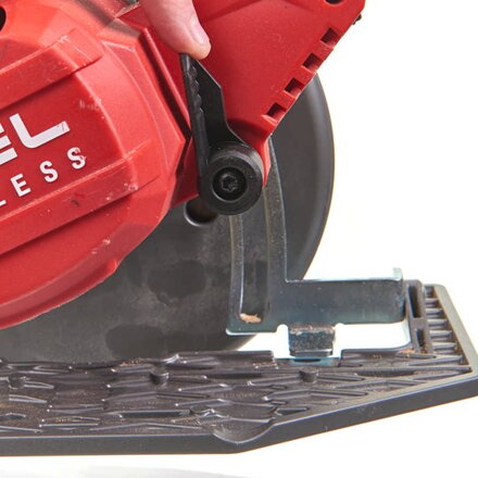AKU okružná píla Milwaukee M18  FUEL™ FCS66- 0C