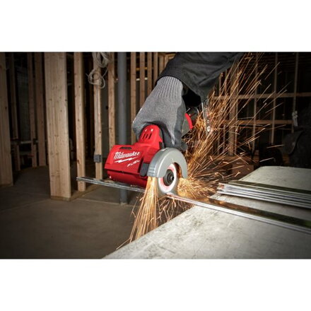 AKU okružná píla Milwaukee M12  FUEL™ FCOT-0