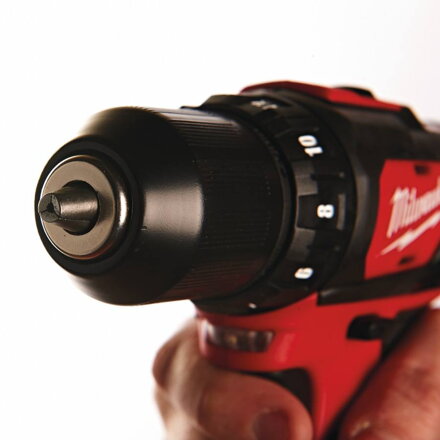 AKU skrutkovač Milwaukee M12 BDD-202C