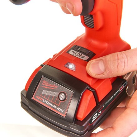 AKU skrutkovač Milwaukee M18 FUEL™ FSG-0X na sadrokartón