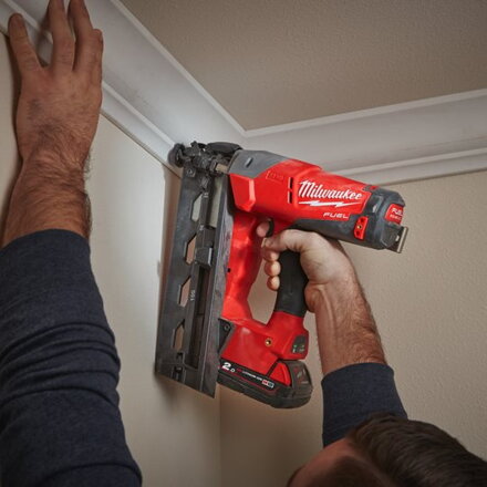 AKU uhlová klincovačka Milwaukee M18 FUEL™ CN16GA-202X