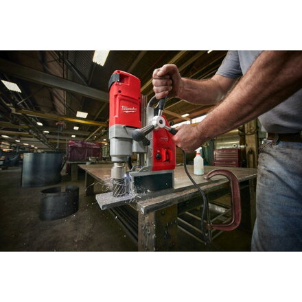 Magnetická vŕtačka s elektromagnetom Milwaukee MDE 41